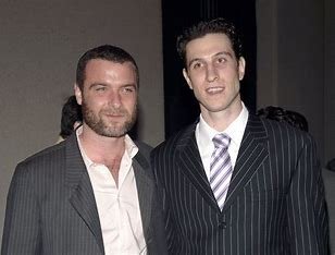 is-pablo-schreiber-related-to-liev-schreiber