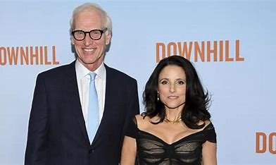 is-julia-dreyfus-related-to-richard-dreyfuss