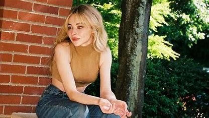 is-sabrina-carpenter-related-to-aaron-carpenter