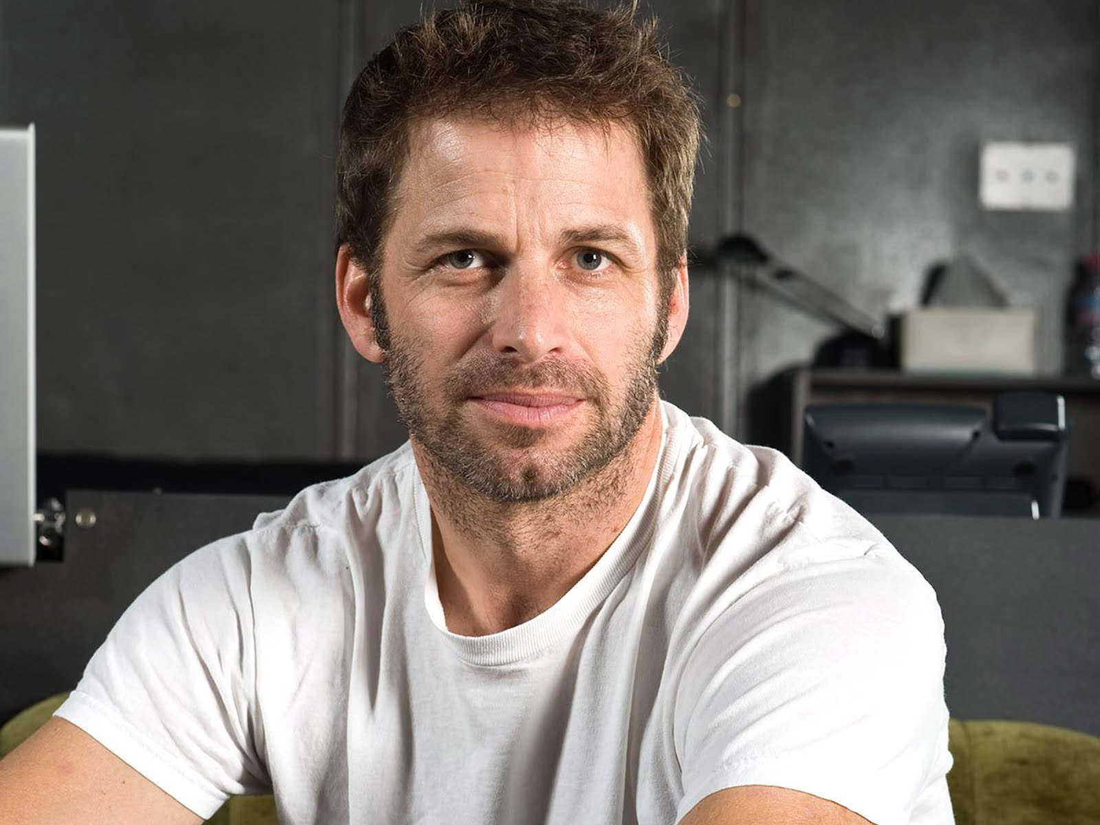 is-scott-snyder-related-to-zack-snyder