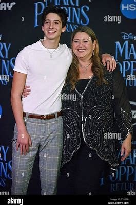is-milo-manheim-related-to-camryn-manheim
